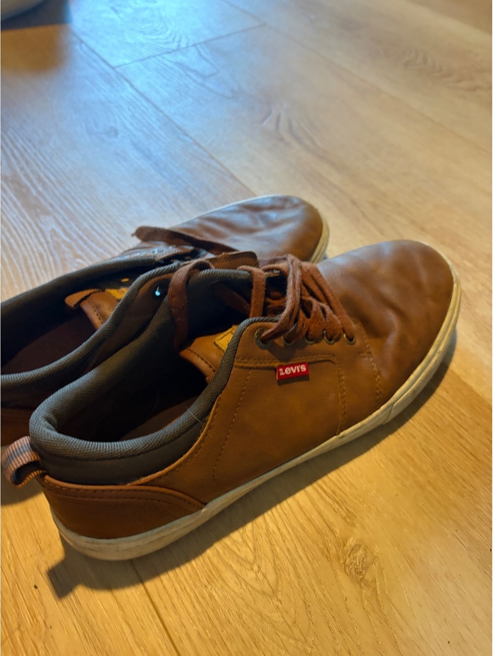levi men’s dress shoes size 9.5